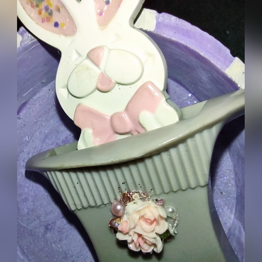 Vintage Avon Pop-up Rabbit In Hat Pin - Picture 9 of 17